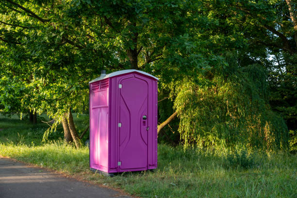 Best Portable bathroom rental  in Red Bluff, CA